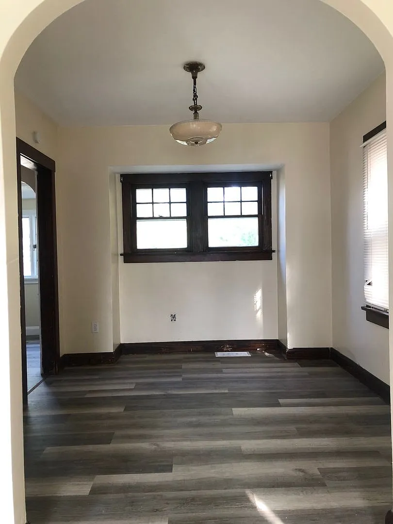 2 Bedroom West Toledo — Photo 3