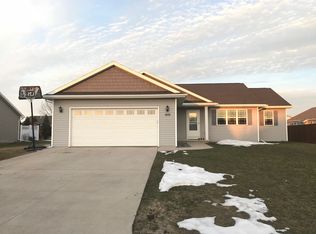 1551 Dalebrook Dr, Neenah, WI 54956