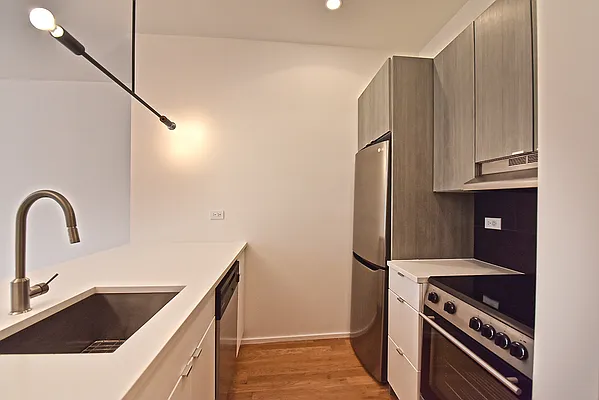 Rented by LEE & ASSOCIATES NYC RESIDENTIAL LLC | media 14