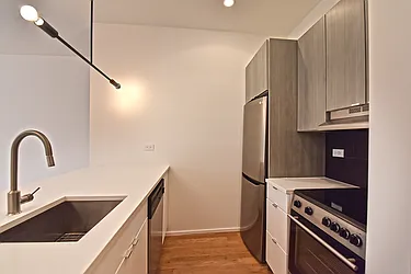 Rented by LEE & ASSOCIATES NYC RESIDENTIAL LLC