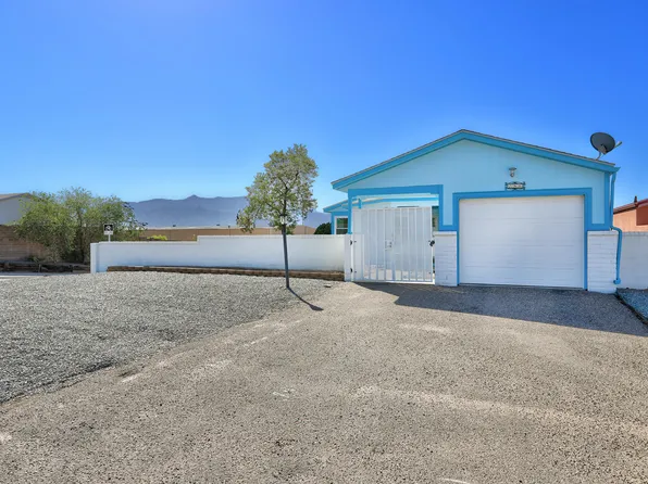 286 Pearl Dr NE, Rio Rancho, NM 87124