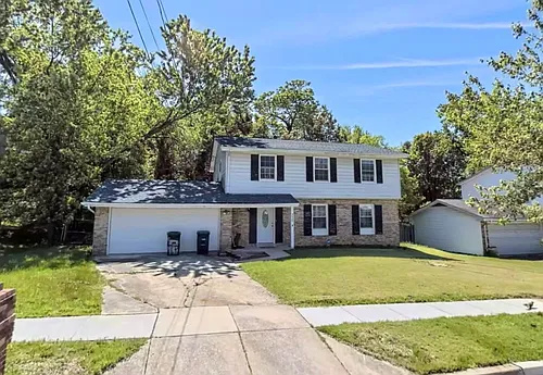5400 Woodland Blvd Photo 1