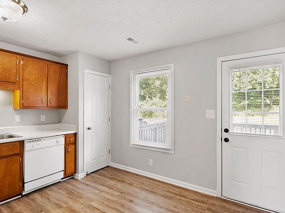 5th image of 2817 Cobalt Dr APT C