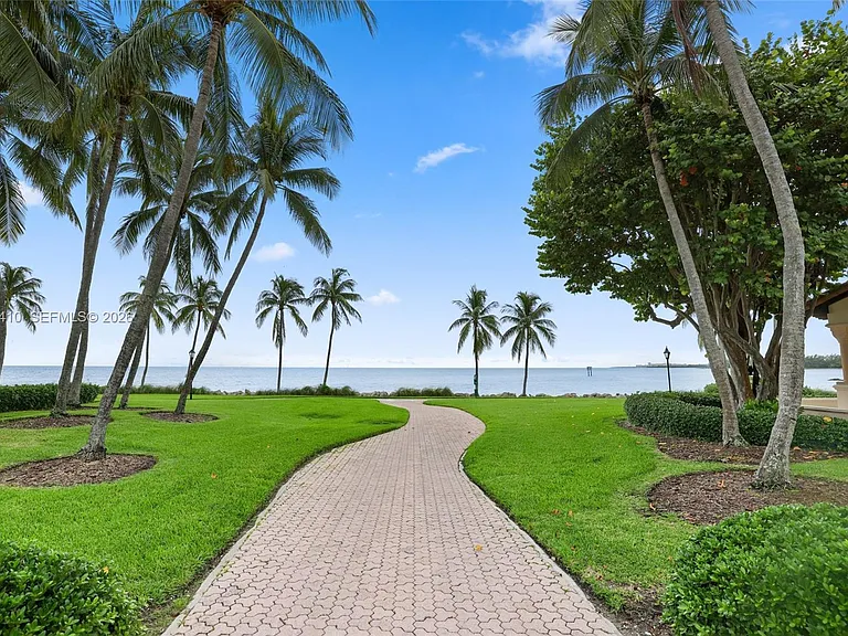 19122 Fisher Island Dr #19122 — Photo 56
