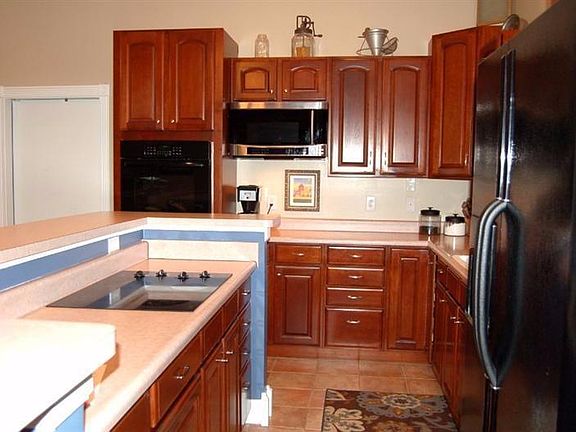 4th image of 16079 Colonial Dr