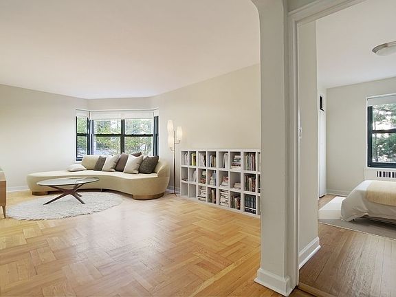 3rd image of 10 Downing St APT 1A