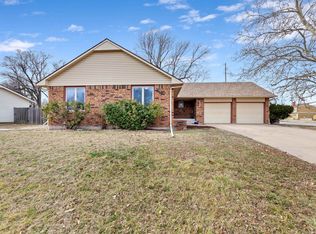 2125 N Ridgewood St, Wichita, KS 67208