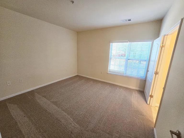 Clairmont at Farmgate — Photo 48