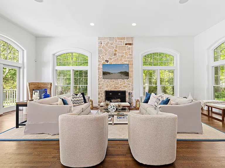 2795 Deerfield Rd — Photo 8
