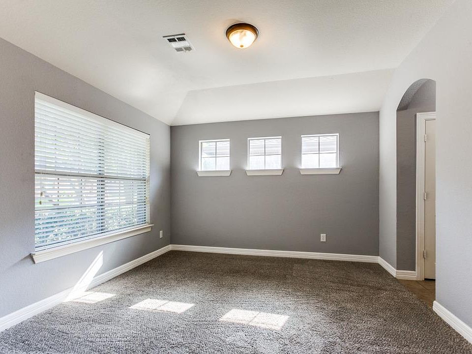1st image of 4709 Brighton Dr