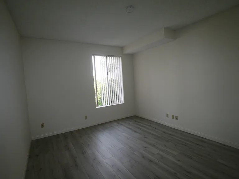 3637 Clarington Ave #213 — Photo 61