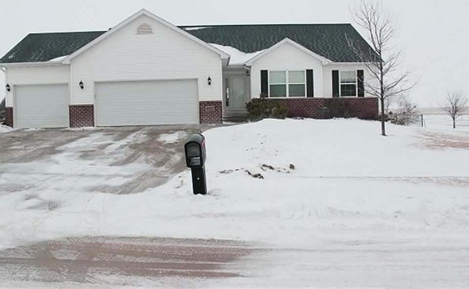 1st image of 5223 Applewood Ln