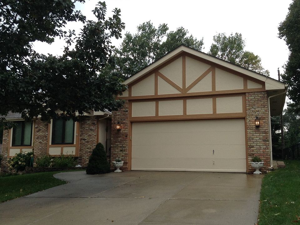1st image of 2206 S 116th St