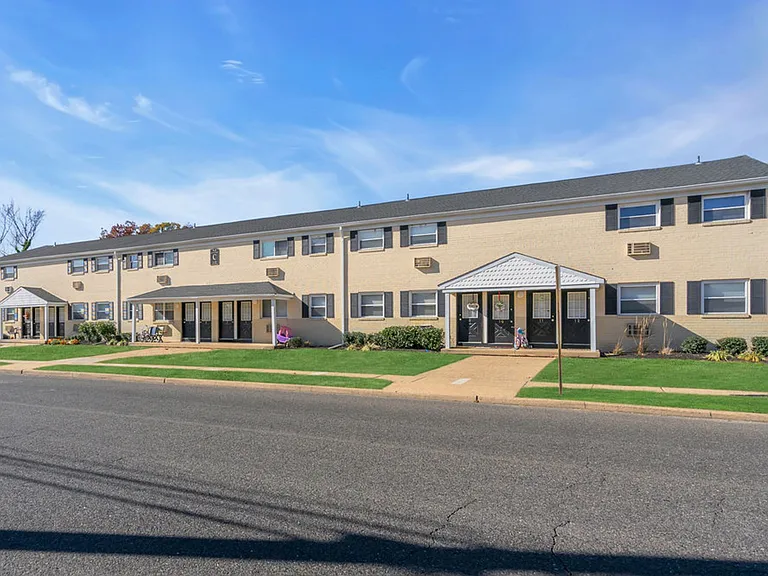 Laurelton Village Apartments — Photo 125