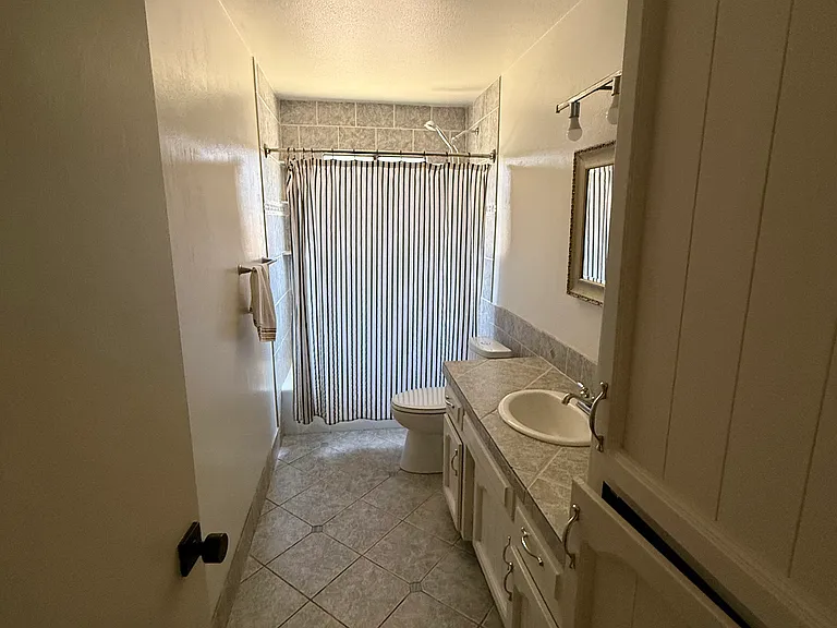 2312 S Divisadero St — Photo 8
