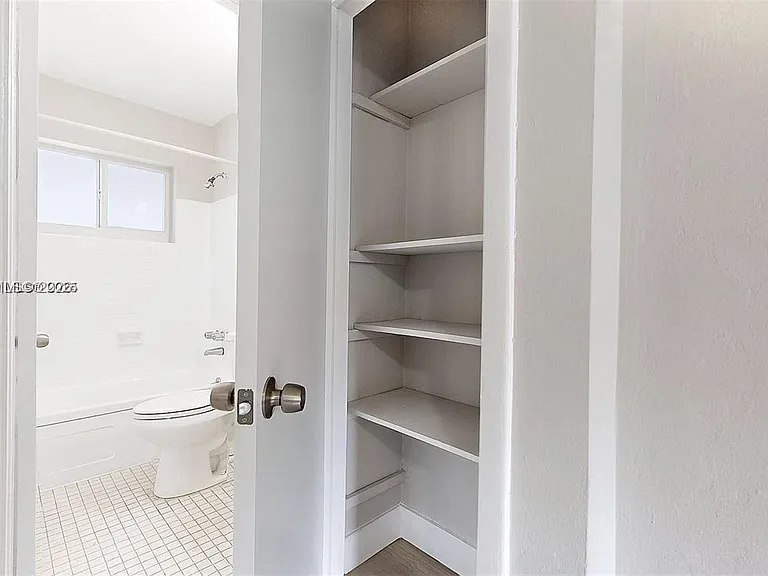 891 SW 5th St #2 — Photo 10