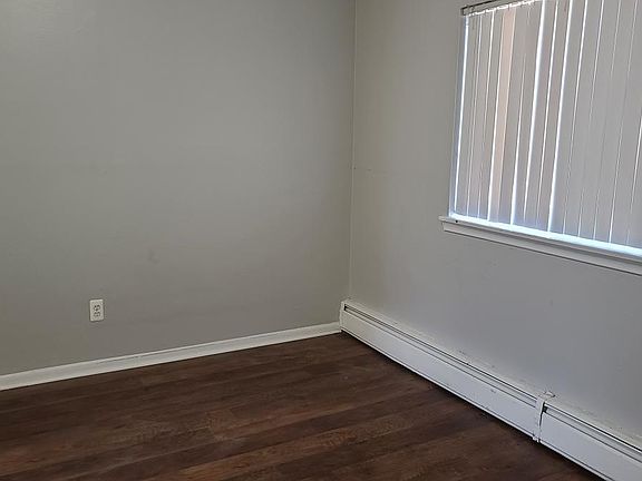 5th image of 18711 Schoolcraft APT 11