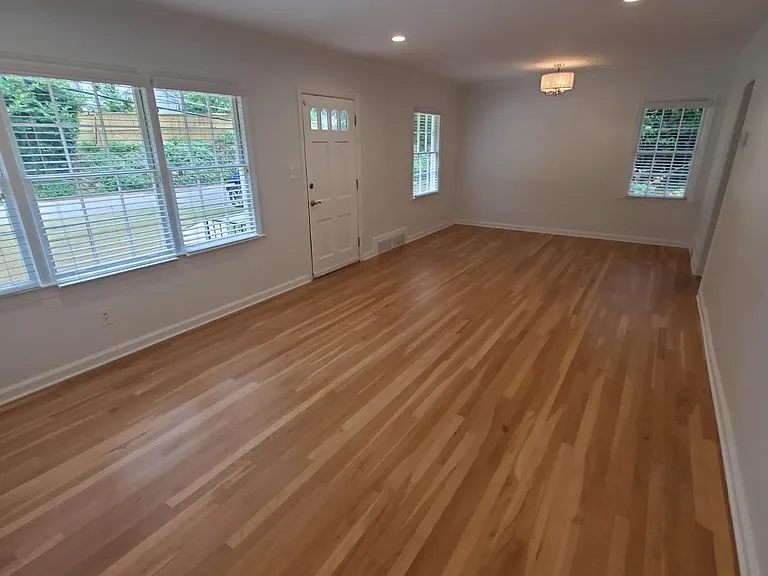 508 Allen Rd NE — Photo 2