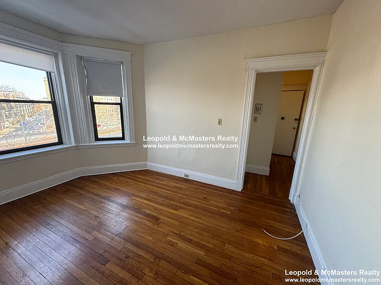1124 Commonwealth Ave — Photo 12