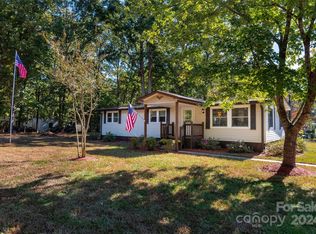 4108 Scarlet Dr, Matthews, NC 28104
