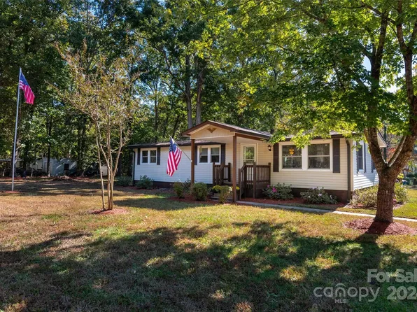 4108 Scarlet Dr, Matthews, NC 28104