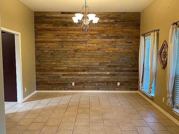 DR pallet accent wall 