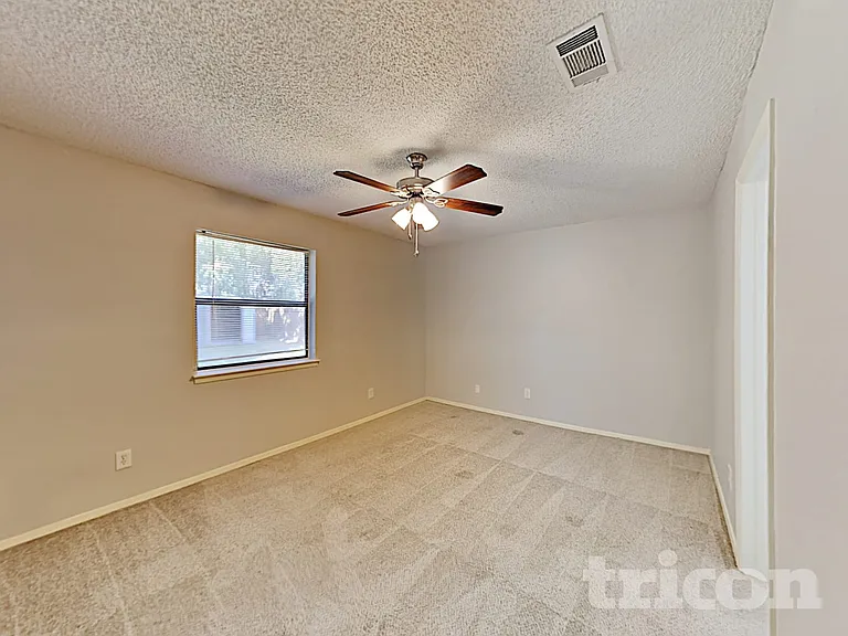 1401 Timbercrest Dr — Photo 8