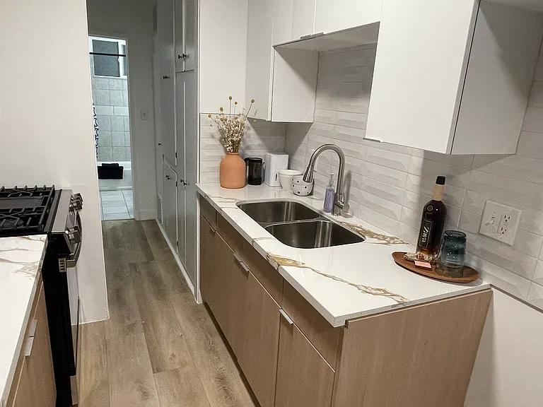 3374 Overland Ave #5 — Photo 2