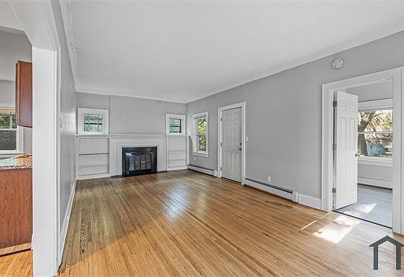 2nd image of 1619 Oliver Ave N