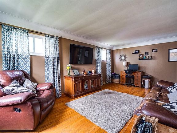 5th image of 2728 Whittier Ave