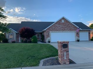 207 Vancouver Dr, Waterloo, IL 62298