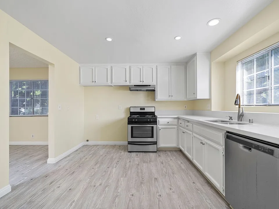 10861-10869 Chestnut Street