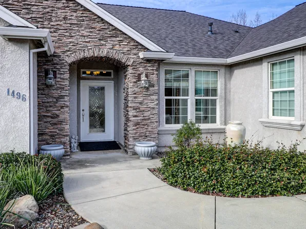 1496 Oak Mesa Ln, Redding, CA 96003