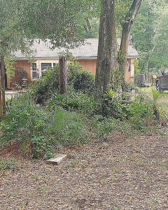 Front of House from driveway