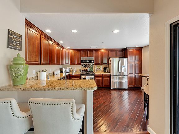 5th image of 21320 N 56th St Unit 2005