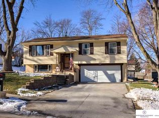 3015 Vicki Cir, Bellevue, NE 68005