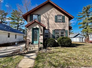 723 Ridge St, Baraboo, WI 53913