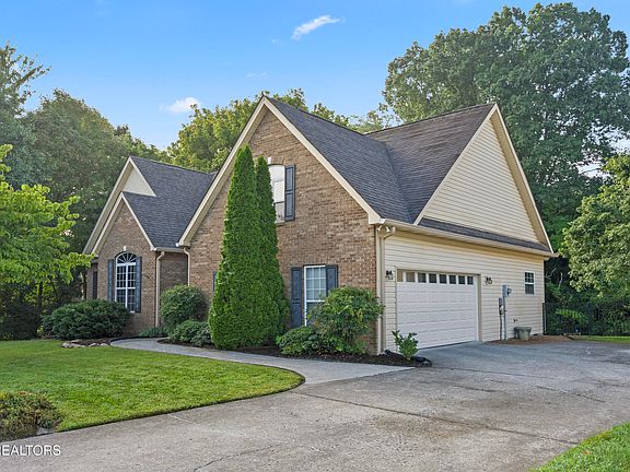 3rd image of 670 Whitesburg Dr