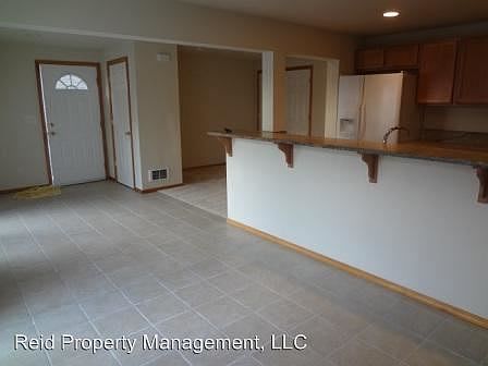 5th image of 8326B Silverdale Way NW