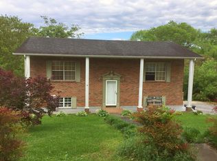 150 E Legion Cir, Pikeville, TN 37367