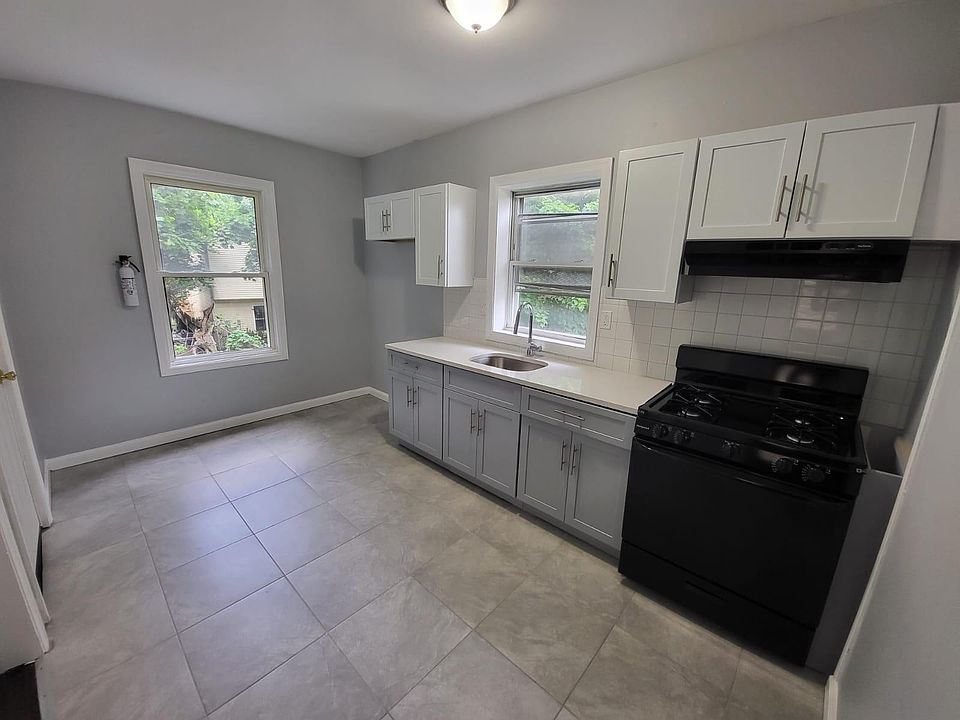 1st image of 258 S 11th St #2A