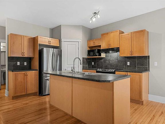 3rd image of 177 W Cougartown Cir SW