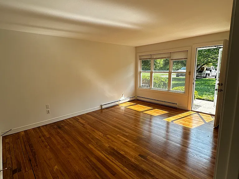 15 Patrick Henry St #20 — Photo 1