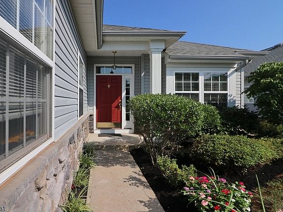 3rd image of 35 Esplanade Dr