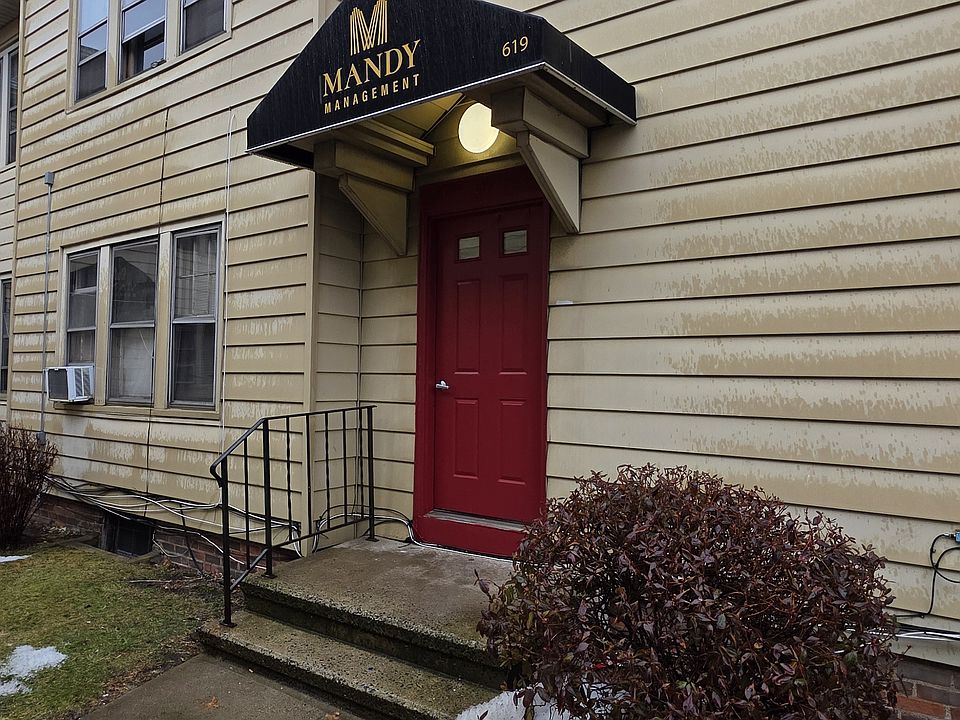 1st image of 619 Campbell Ave #C