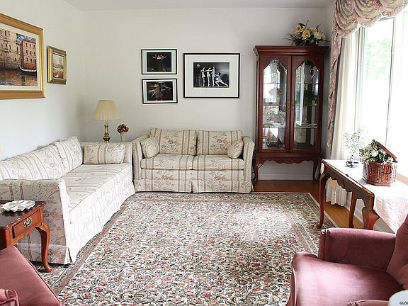 2nd image of 14 Saint Anna Ln