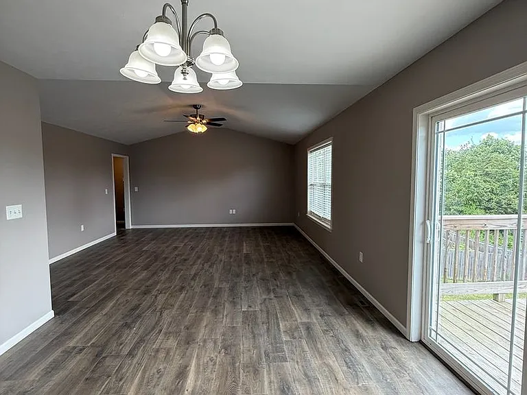 185 Bald Cypress Ct — Photo 4