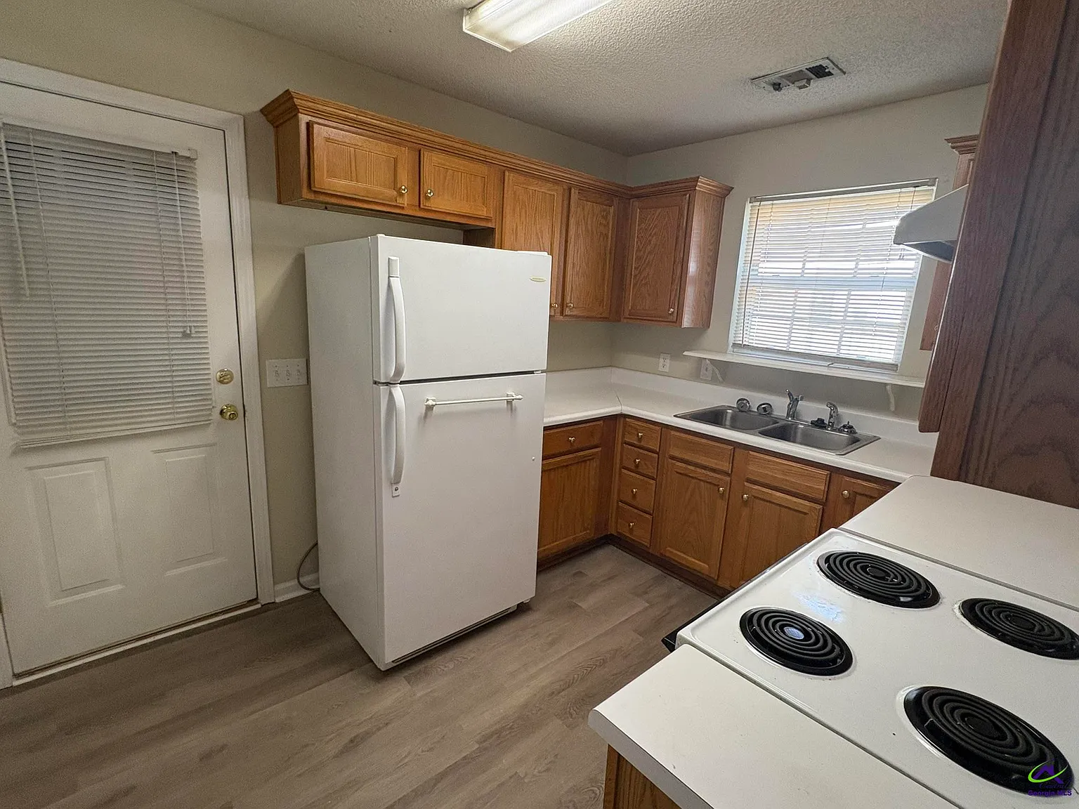2 bed, 2.0 bath, 1192 sqft, $1,200 — Photo 3