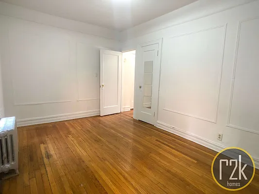 Rented by Realty 2000 Corp | media 8