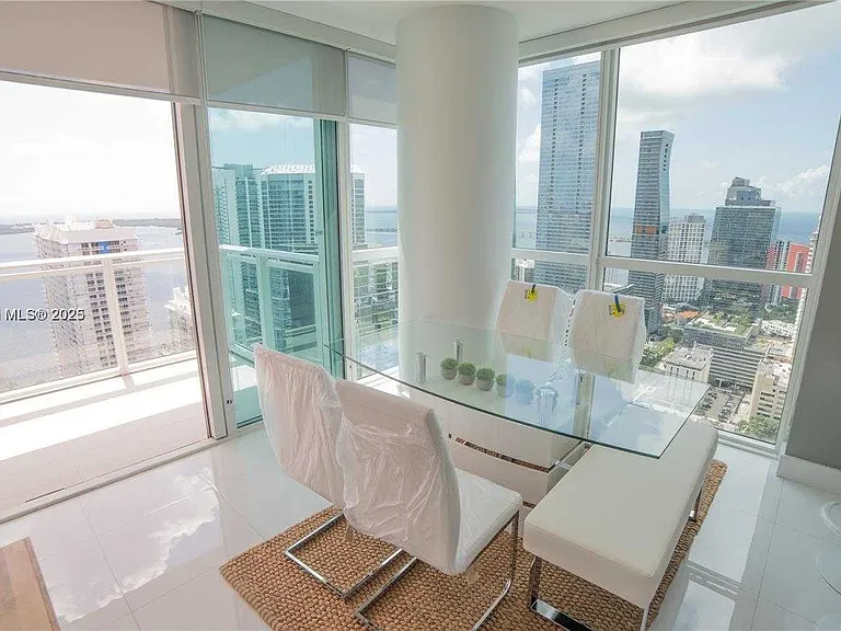 Brickell Ave — Photo 4